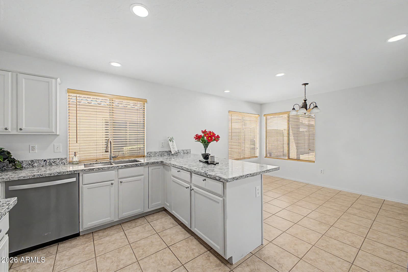 494 W DOUGLAS Avenue, Gilbert, AZ 85233 — photo 15 of 34