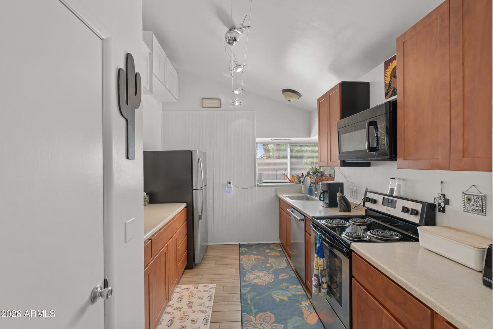 19234 N 4th Place, Phoenix, AZ 85024 — photo 6 of 24
