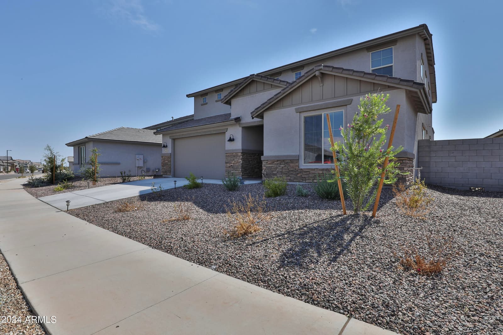 16873 W FETLOCK Trail, Surprise, AZ 85387 — photo 4 of 57
