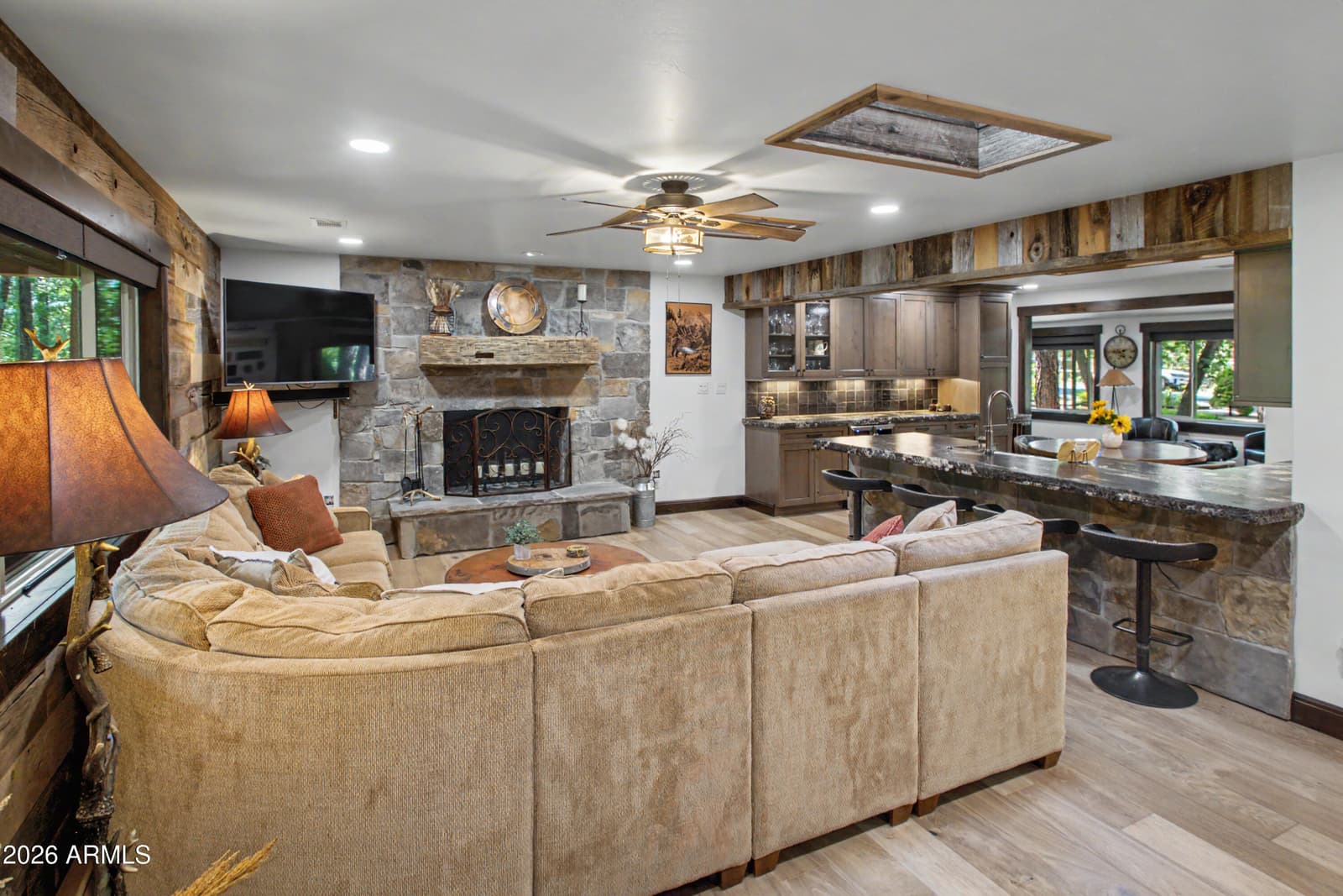 2864 WOODPECKER Lane, Pinetop, AZ 85935 — photo 4 of 44