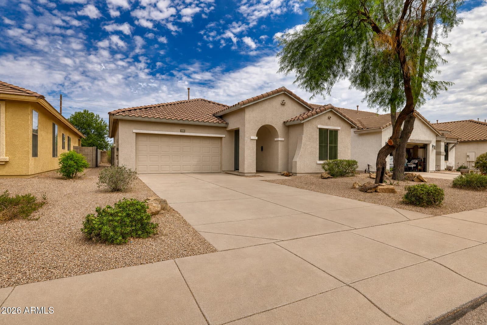 1152 W DESERT HOLLOW Drive, San Tan Valley, AZ 85143 — photo 2 of 44
