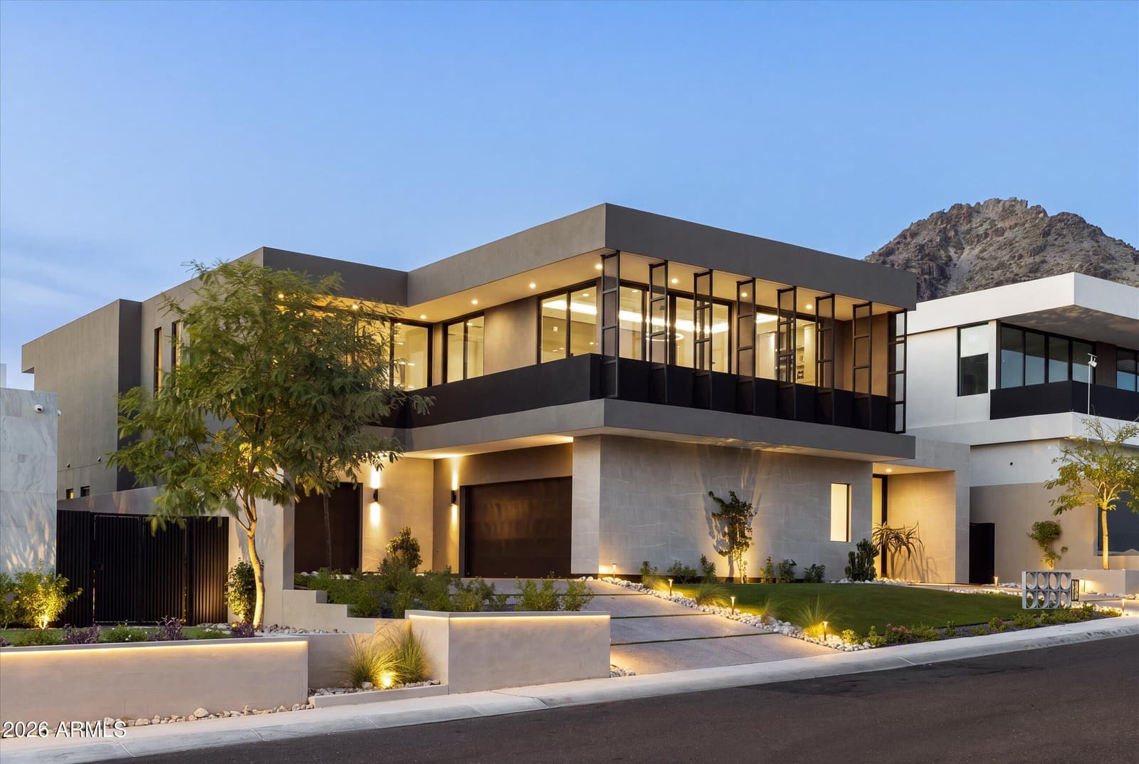 2228 E SOLAR Drive, Phoenix, AZ 85020 — photo 1 of 59