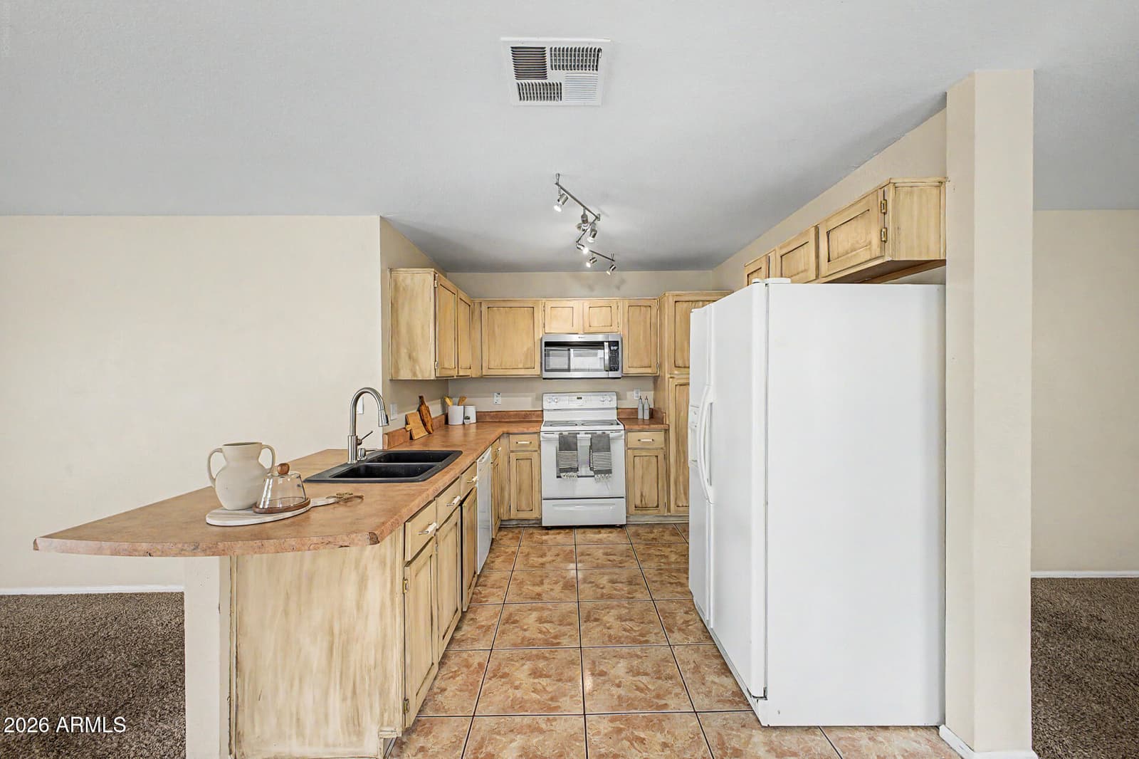 3226 W WILLIAMS Drive, Phoenix, AZ 85027 — photo 6 of 29
