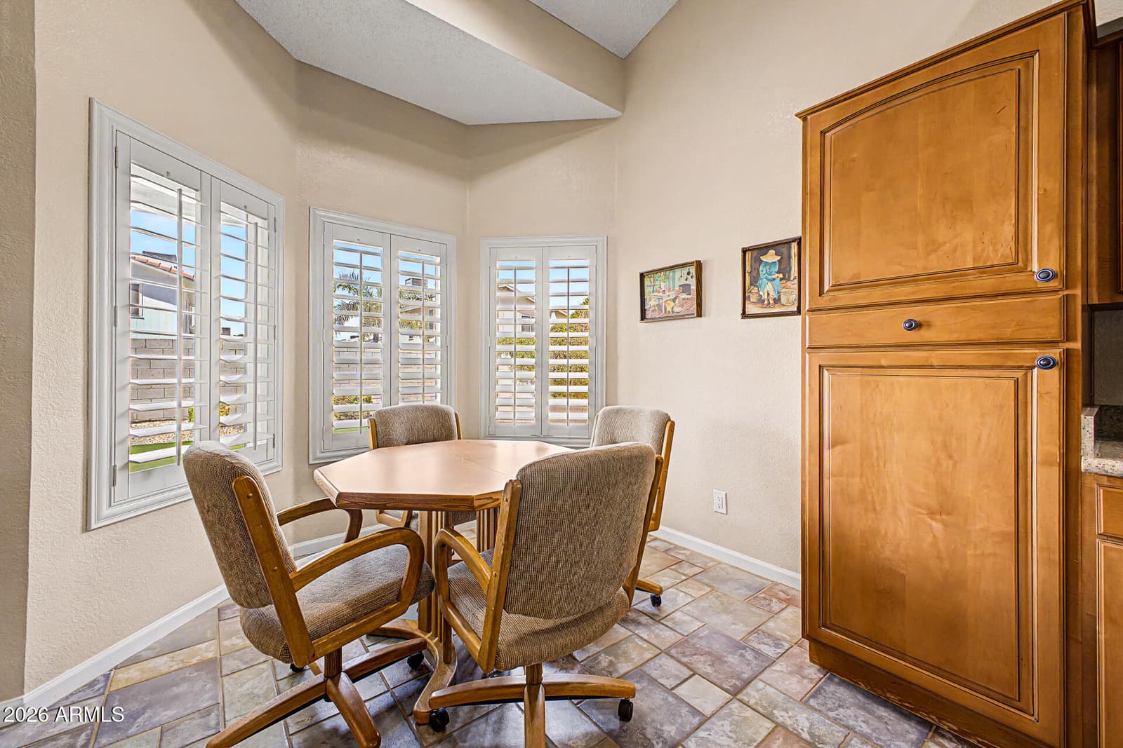 4050 W CHARLOTTE Drive, Glendale, AZ 85310 — photo 9 of 32
