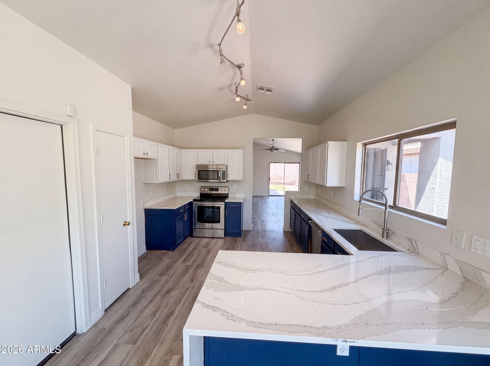 3428 W VIA DEL SOL Drive, Phoenix, AZ 85027 — photo 2 of 31