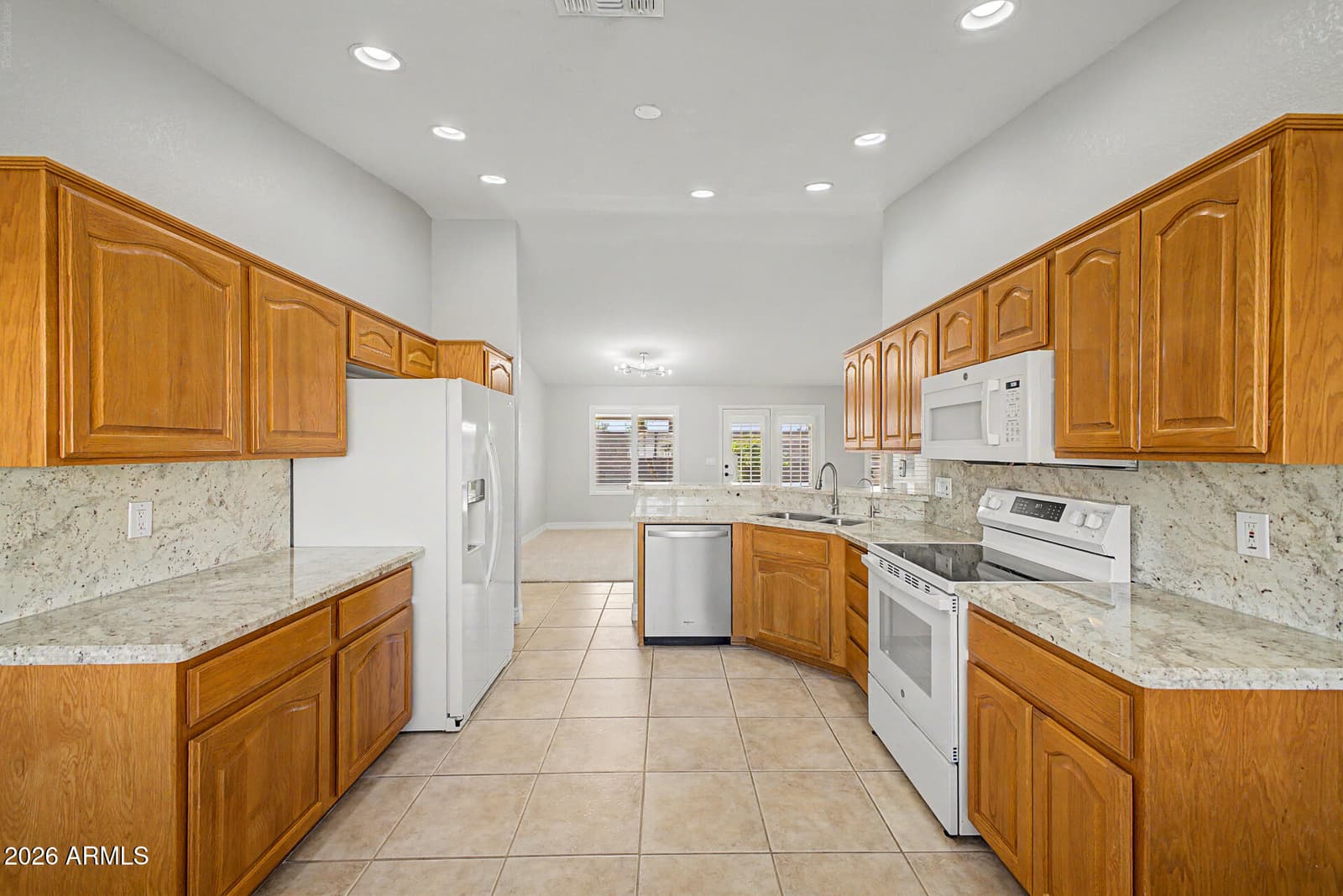 2562 S ACANTHUS, Mesa, AZ 85209 — photo 13 of 33