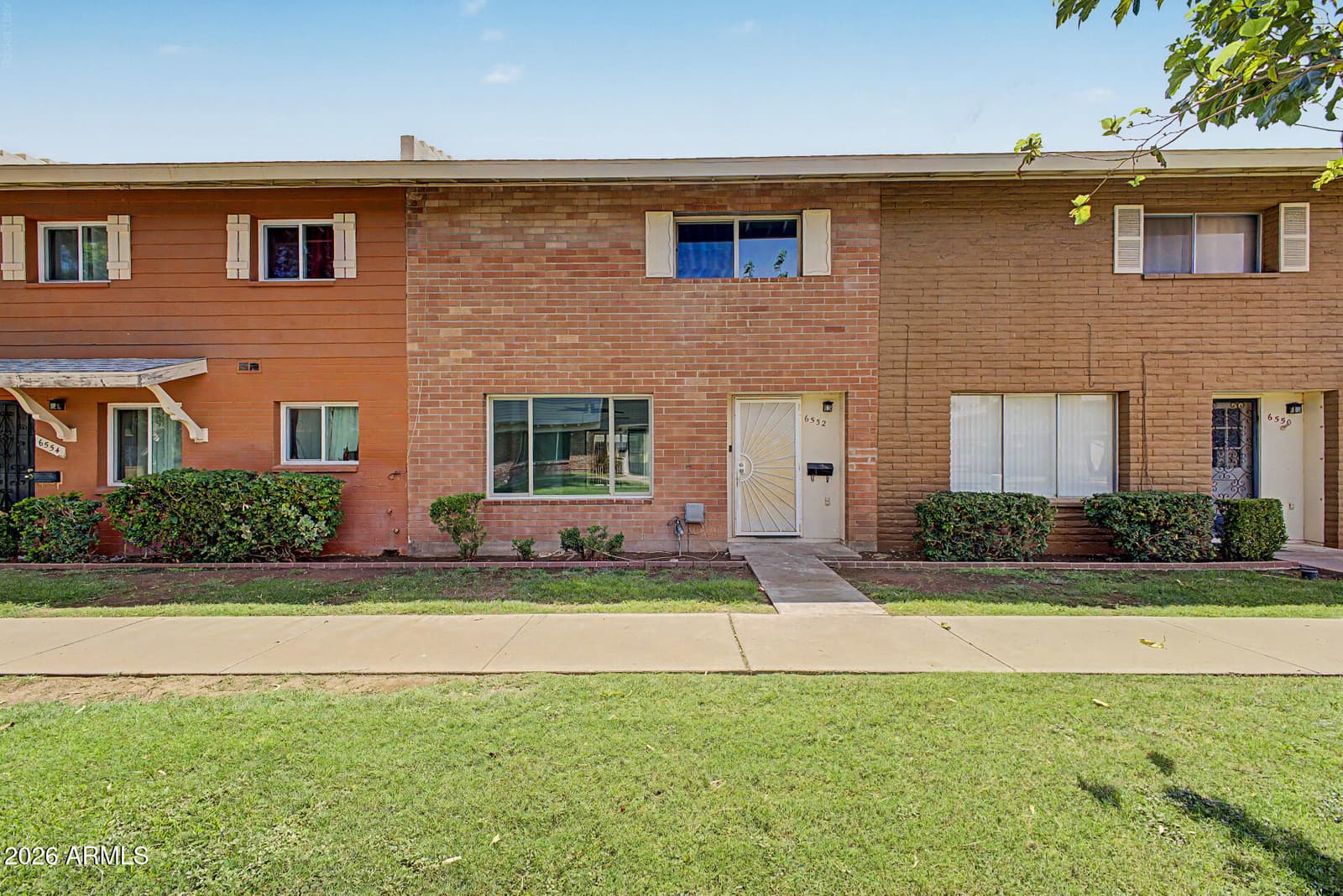 6552 N 43rd Avenue, Glendale, AZ 85301 — photo 1 of 34