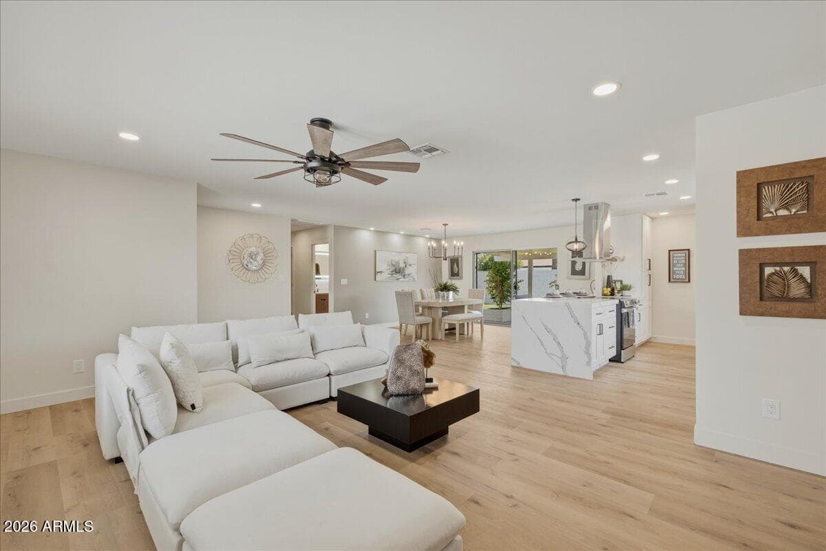 8649 E STARLIGHT Way, Scottsdale, AZ 85250 — photo 4 of 28