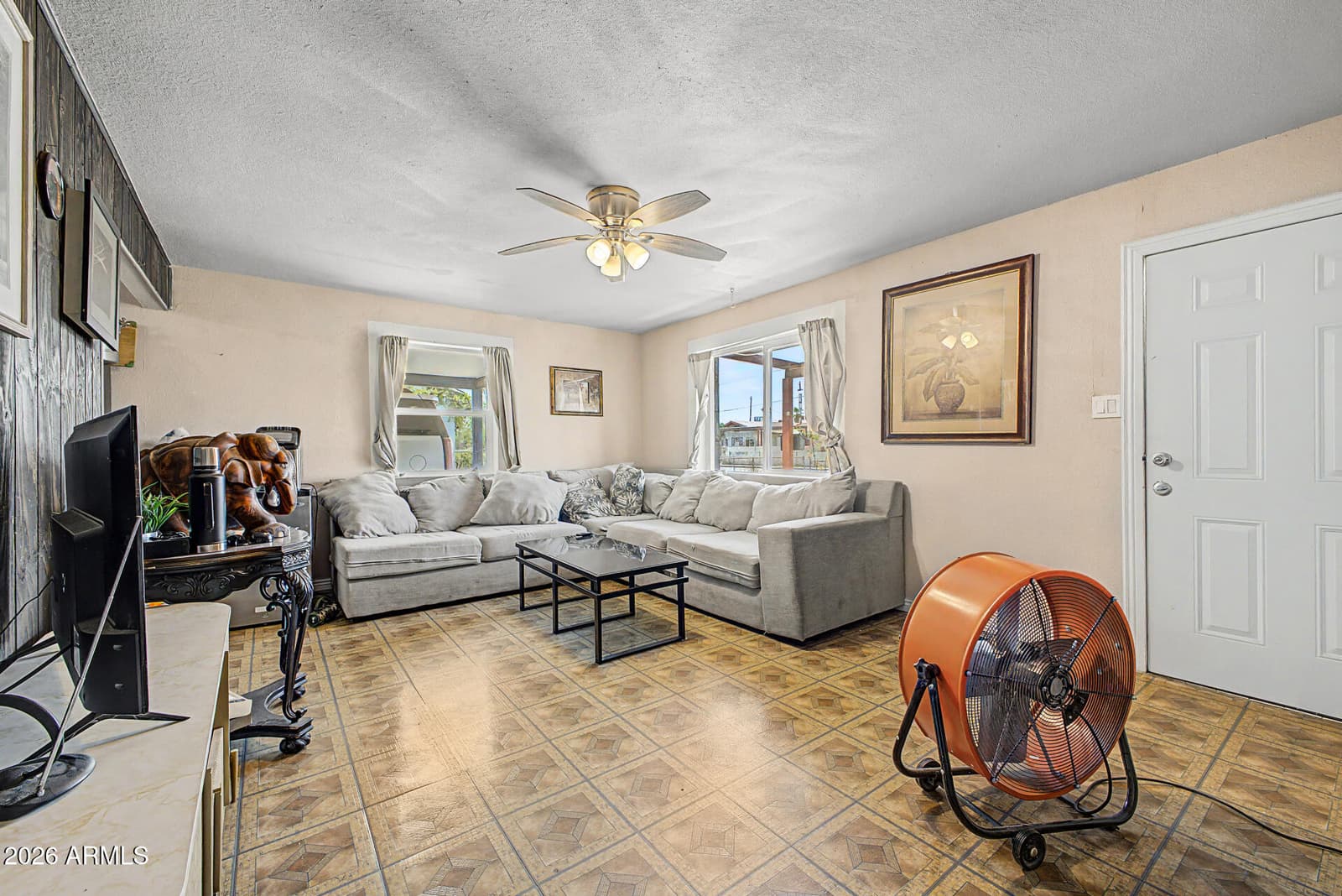 2922 W FILLMORE Street, Phoenix, AZ 85009 — photo 4 of 36
