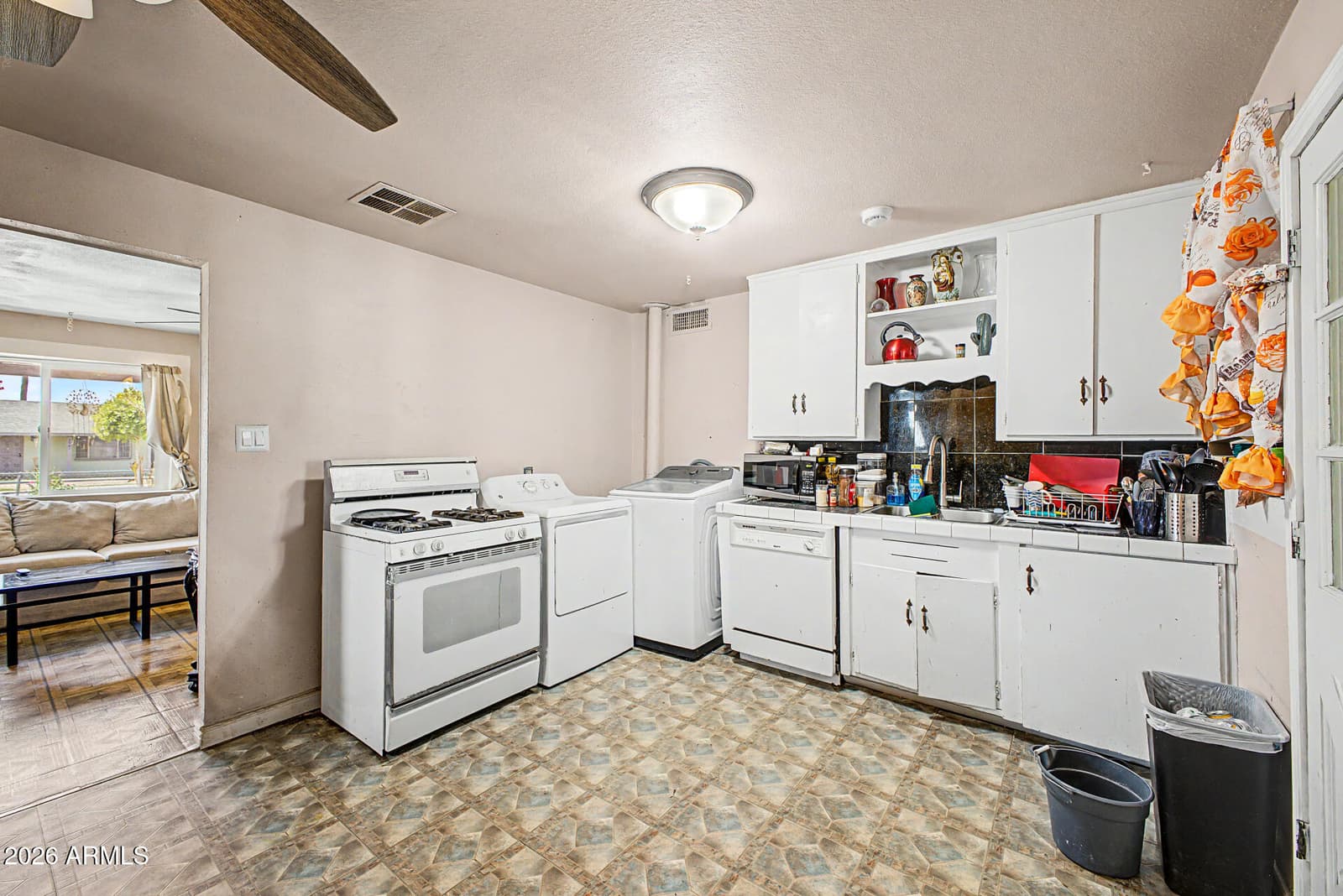 2922 W FILLMORE Street, Phoenix, AZ 85009 — photo 10 of 36