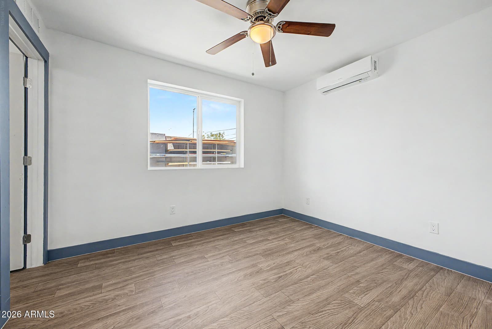 2922 W FILLMORE Street, Phoenix, AZ 85009 — photo 12 of 36