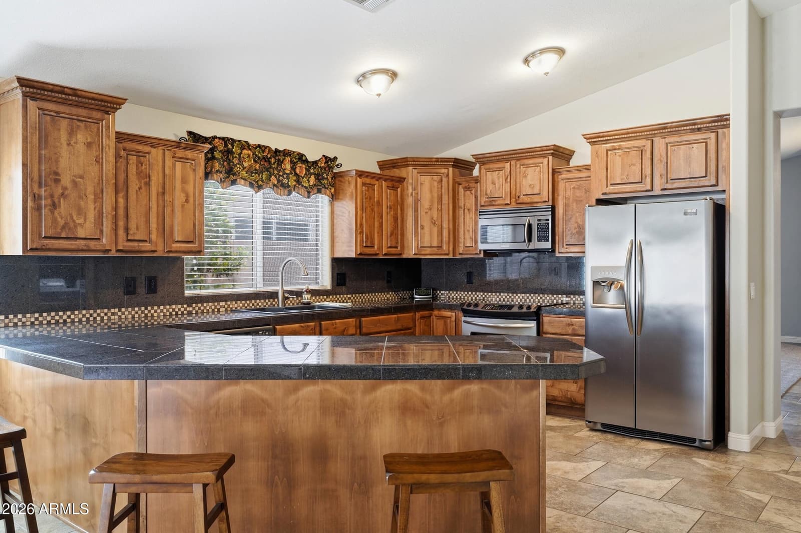 6780 W BUCKSKIN Trail, Peoria, AZ 85383 — photo 9 of 34