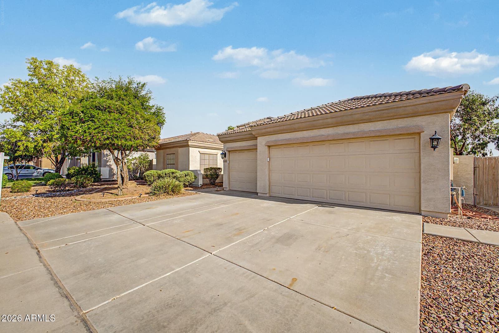 10455 E MEDINA Avenue, Mesa, AZ 85209 — photo 5 of 90
