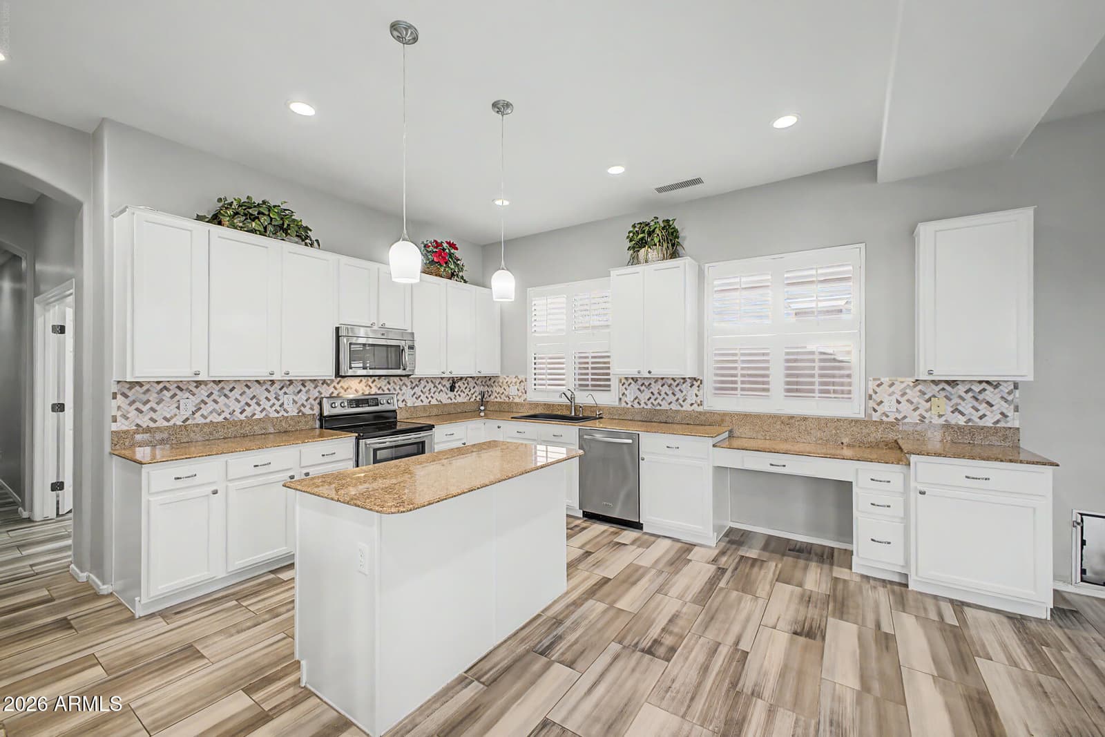 10455 E MEDINA Avenue, Mesa, AZ 85209 — photo 15 of 90