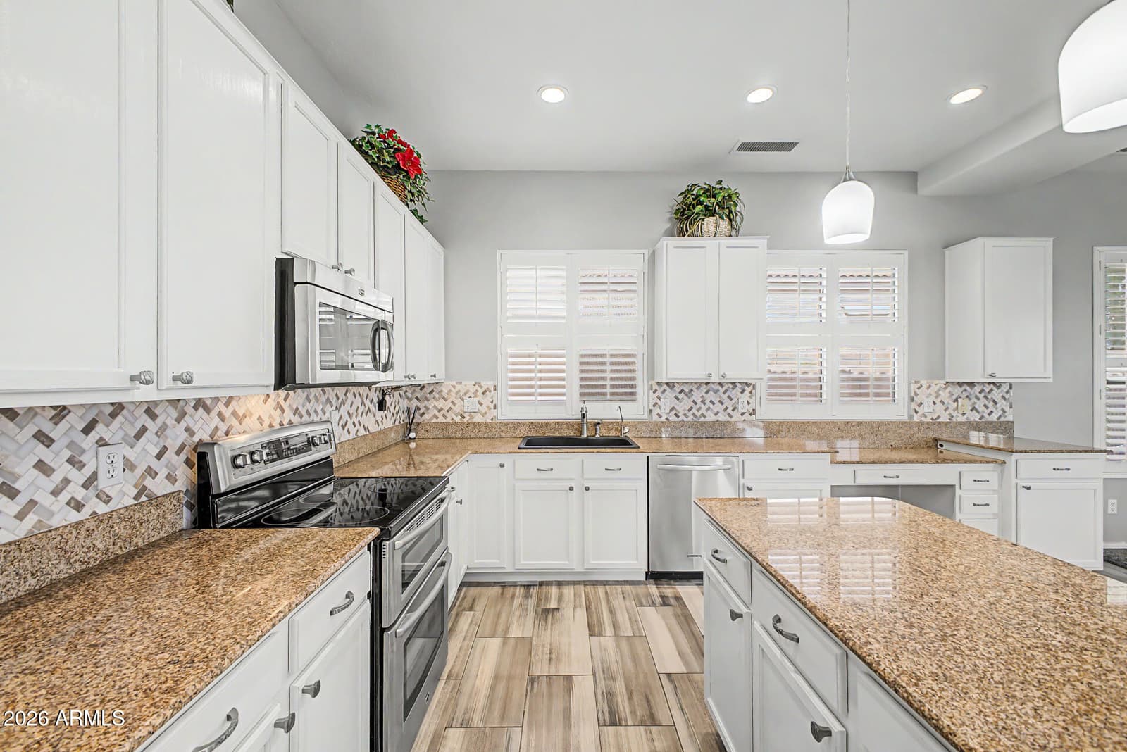 10455 E MEDINA Avenue, Mesa, AZ 85209 — photo 16 of 90