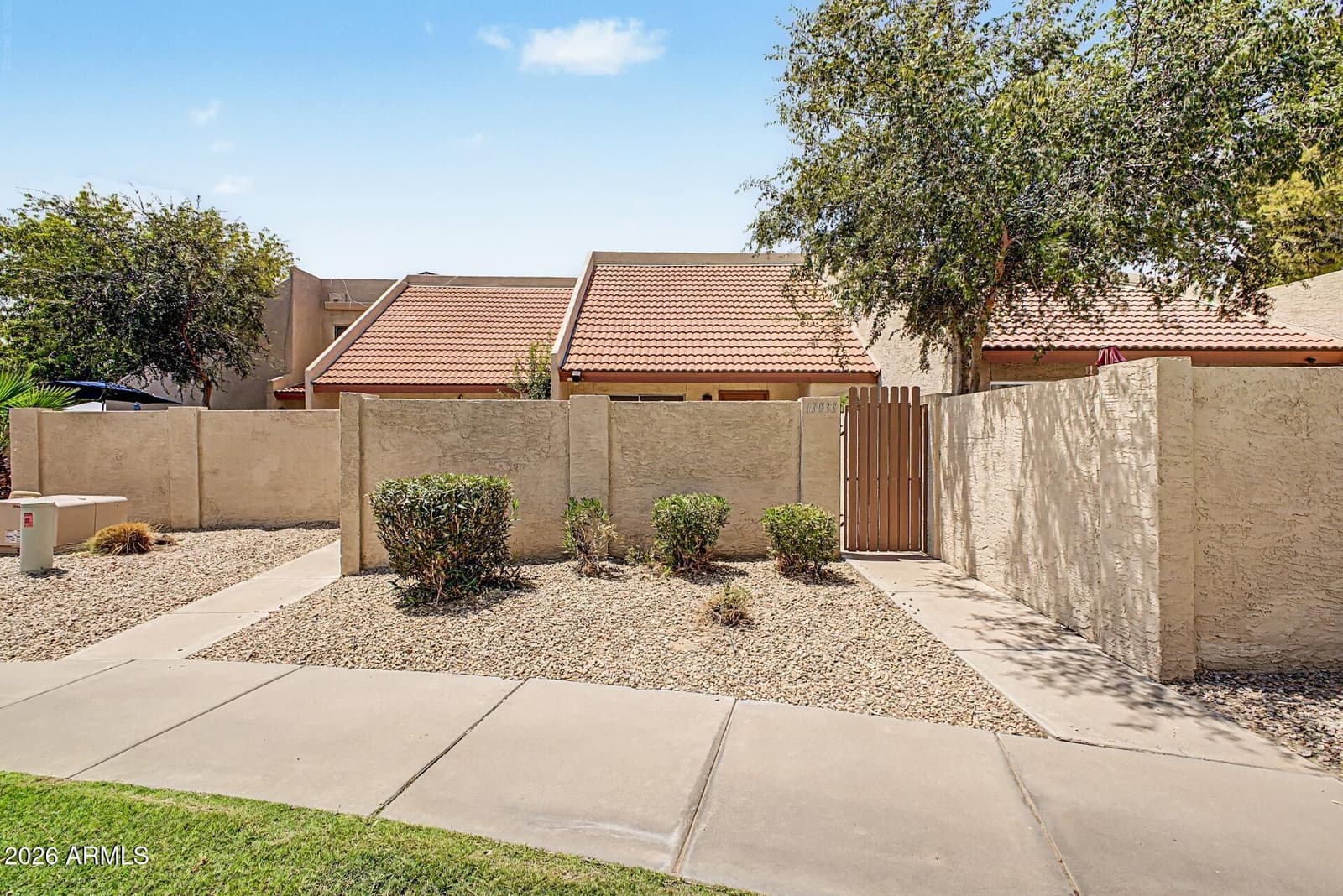 13833 N 41ST Lane, Phoenix, AZ 85053 — photo 2 of 31