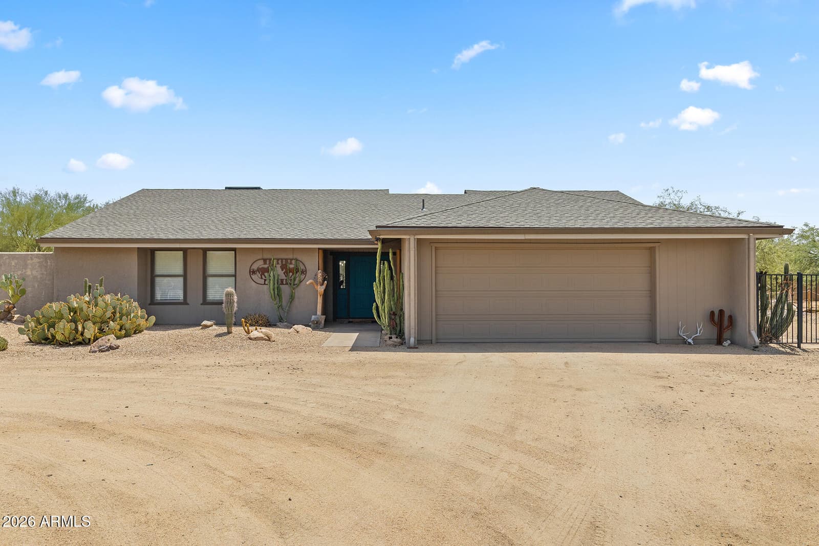 1011 E MADDOCK Road, Phoenix, AZ 85086 — photo 2 of 53