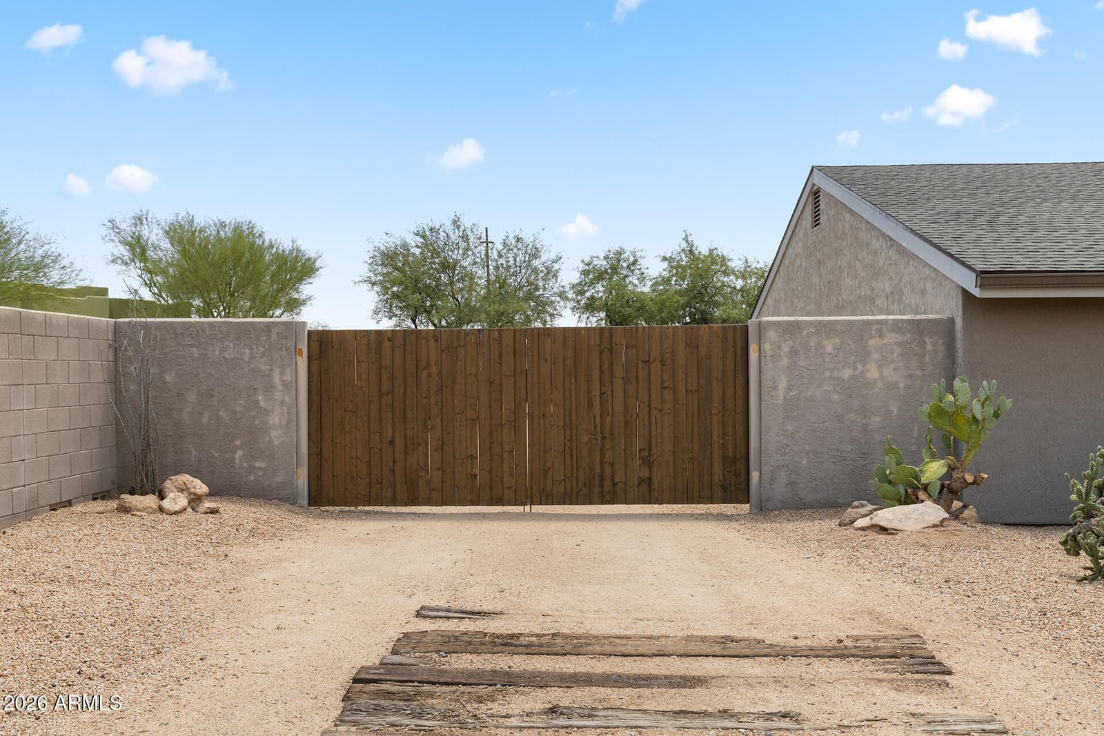 1011 E MADDOCK Road, Phoenix, AZ 85086 — photo 11 of 53