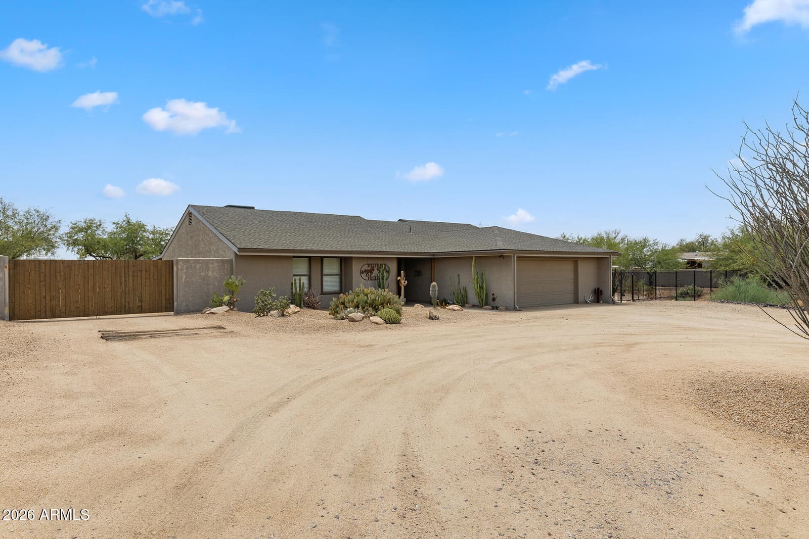1011 E MADDOCK Road, Phoenix, AZ 85086 — photo 5 of 53