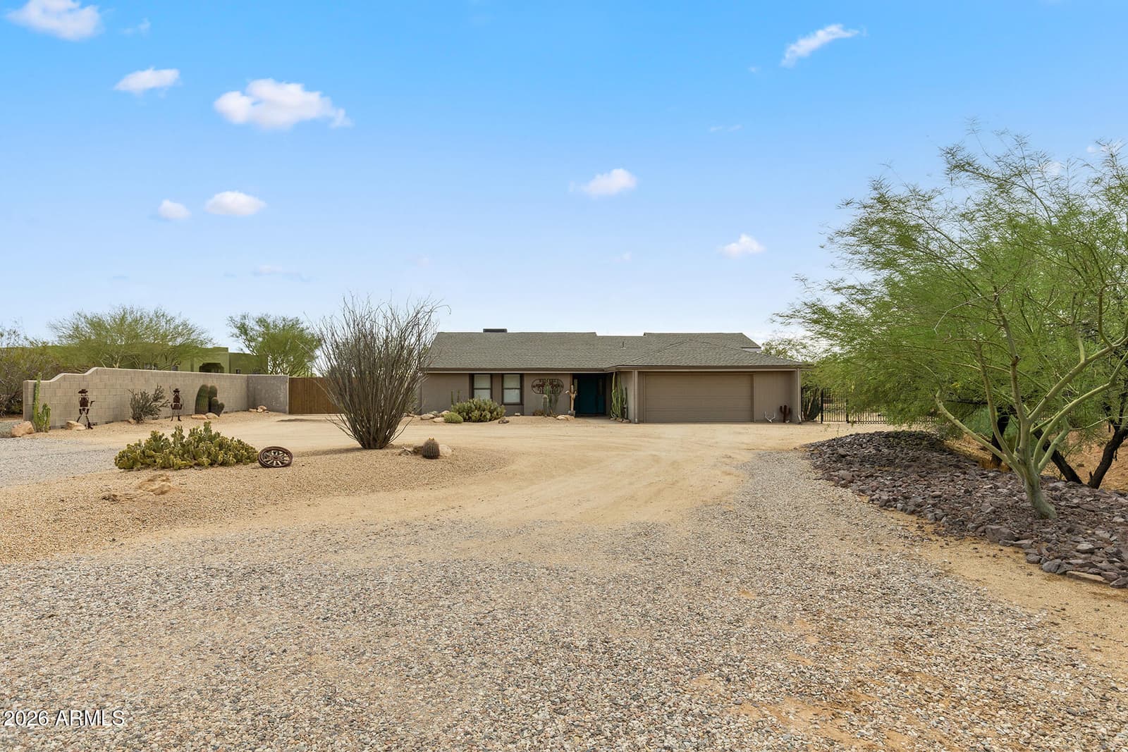 1011 E MADDOCK Road, Phoenix, AZ 85086 — photo 7 of 53