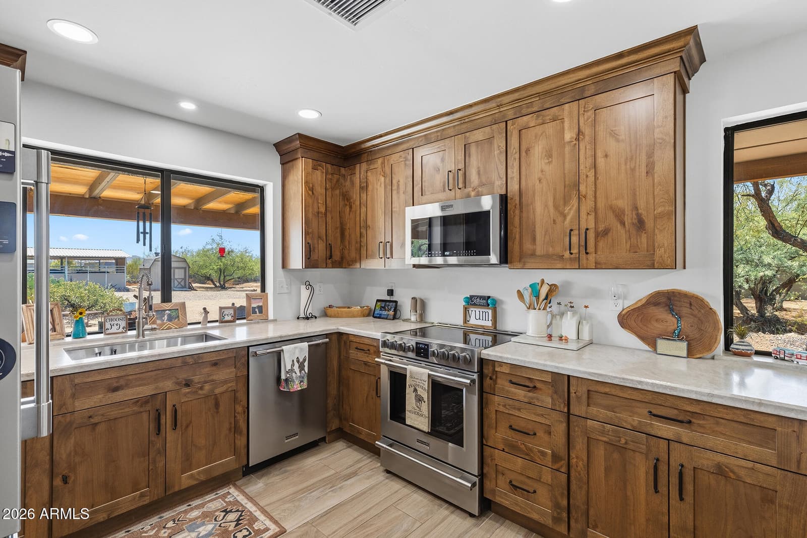 1011 E MADDOCK Road, Phoenix, AZ 85086 — photo 1 of 53