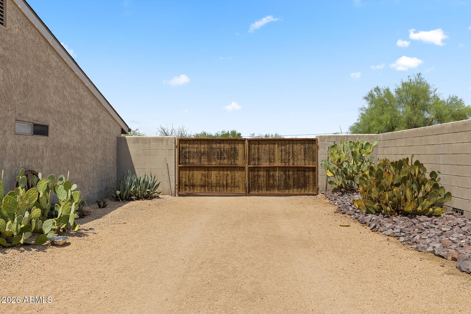 1011 E MADDOCK Road, Phoenix, AZ 85086 — photo 43 of 53