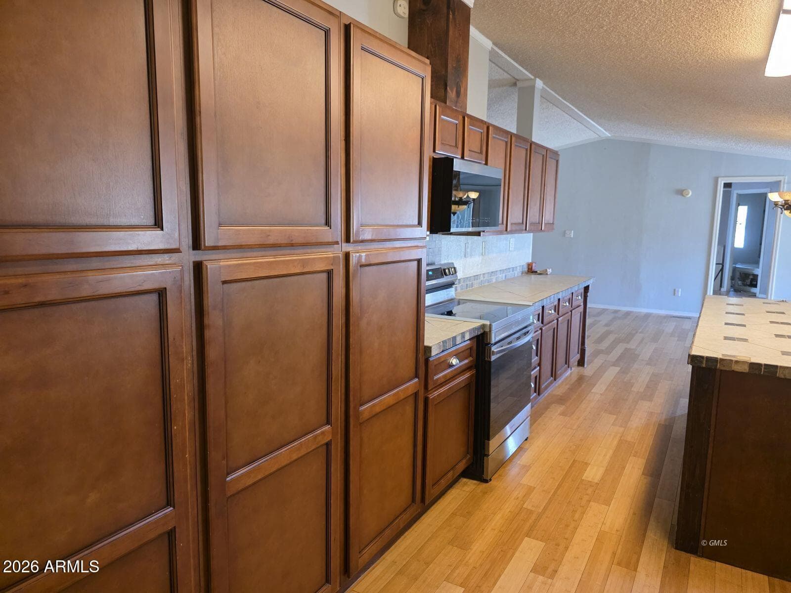 982 E SAGUARO Drive, Globe, AZ 85501 — photo 8 of 22