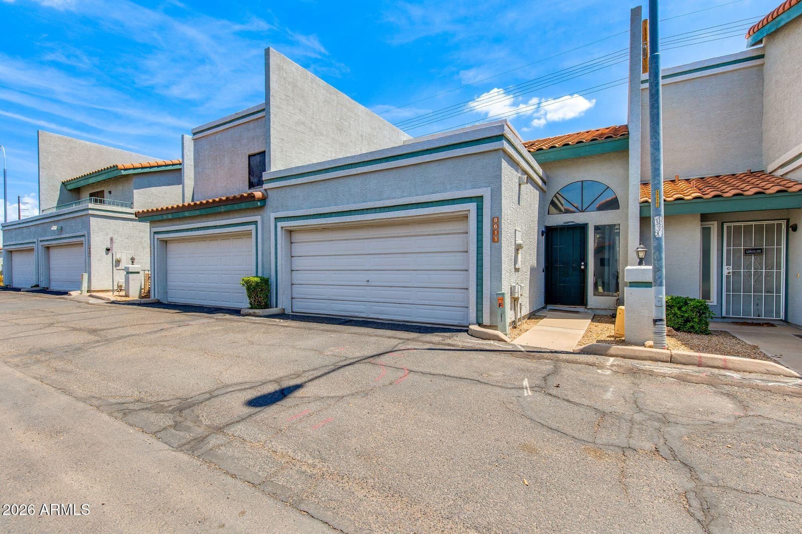 8611 N 67TH Drive, Peoria, AZ 85345 — photo 4 of 37