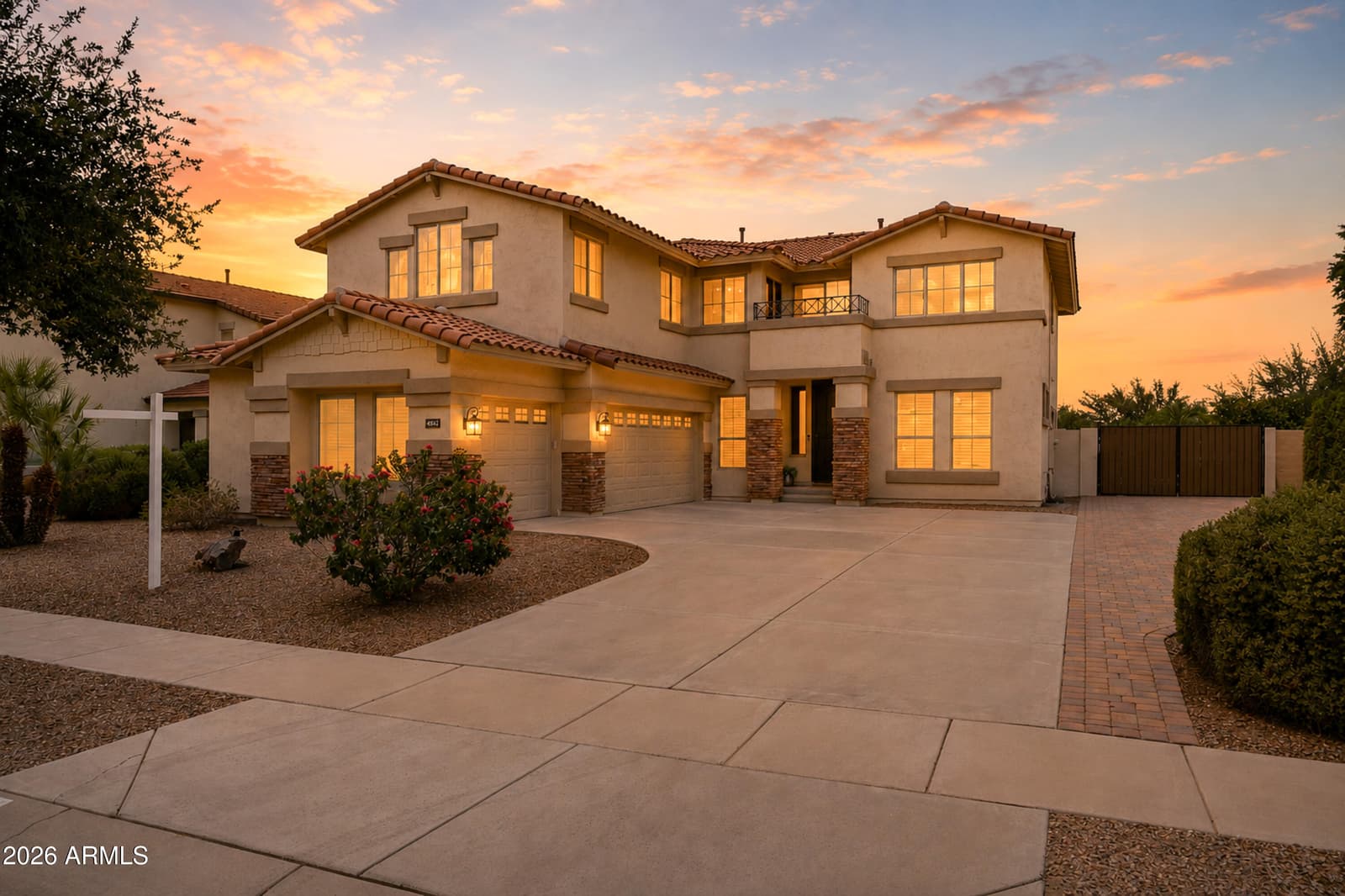 4562 S STAR CANYON Drive, Gilbert, AZ 85297 — photo 1 of 65