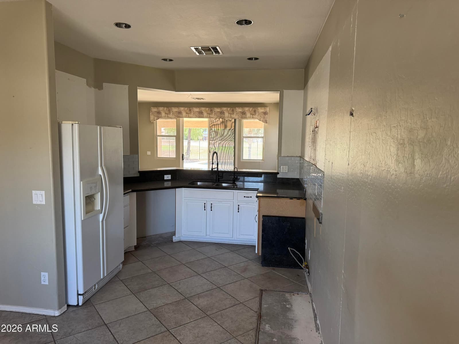 2575 E BROOKS Street, Gilbert, AZ 85296 — photo 12 of 20