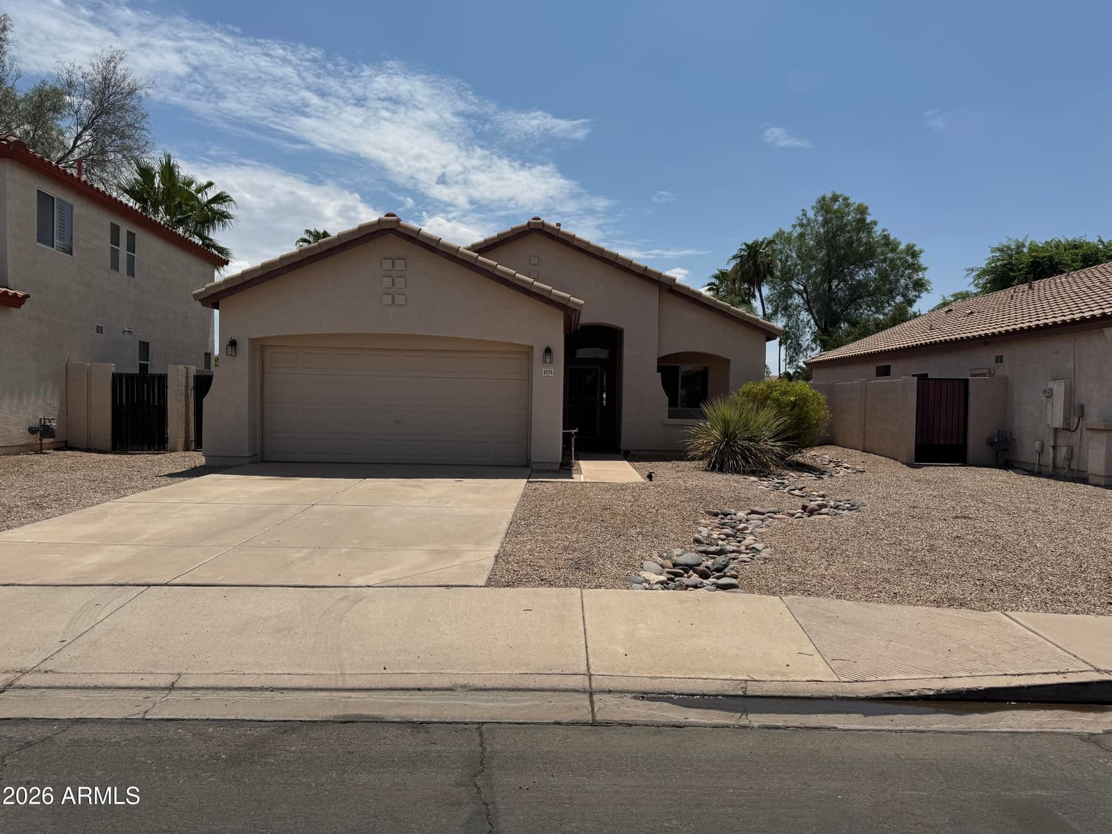 2575 E BROOKS Street, Gilbert, AZ 85296 — photo 3 of 20