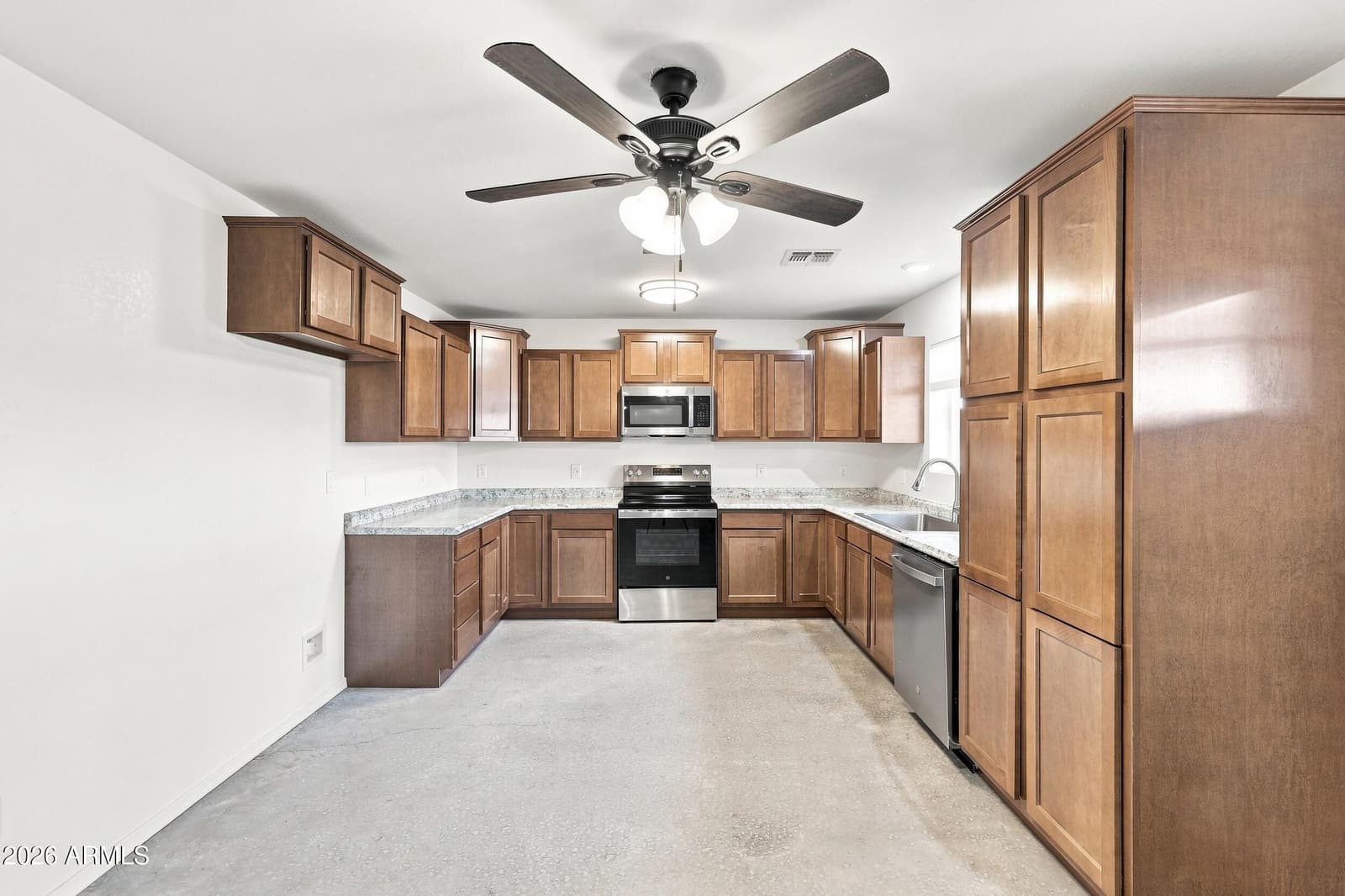 327 Halli Jo Loop, Taylor, AZ 85939 — photo 10 of 35