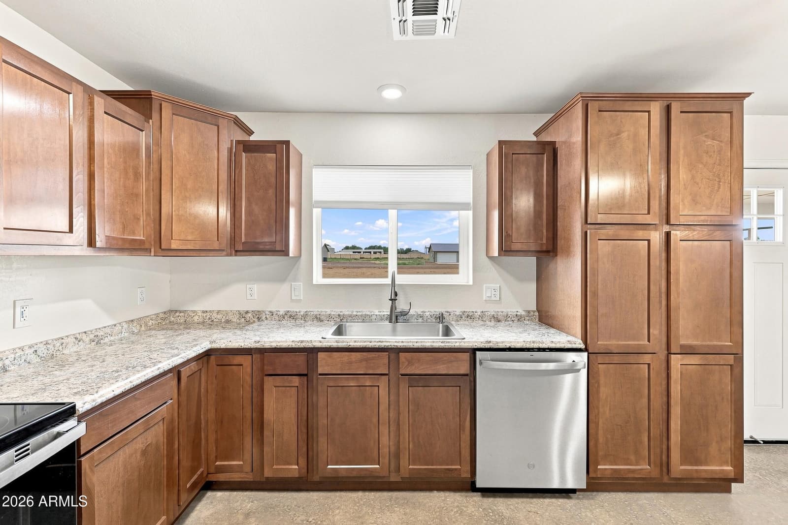 327 Halli Jo Loop, Taylor, AZ 85939 — photo 12 of 35