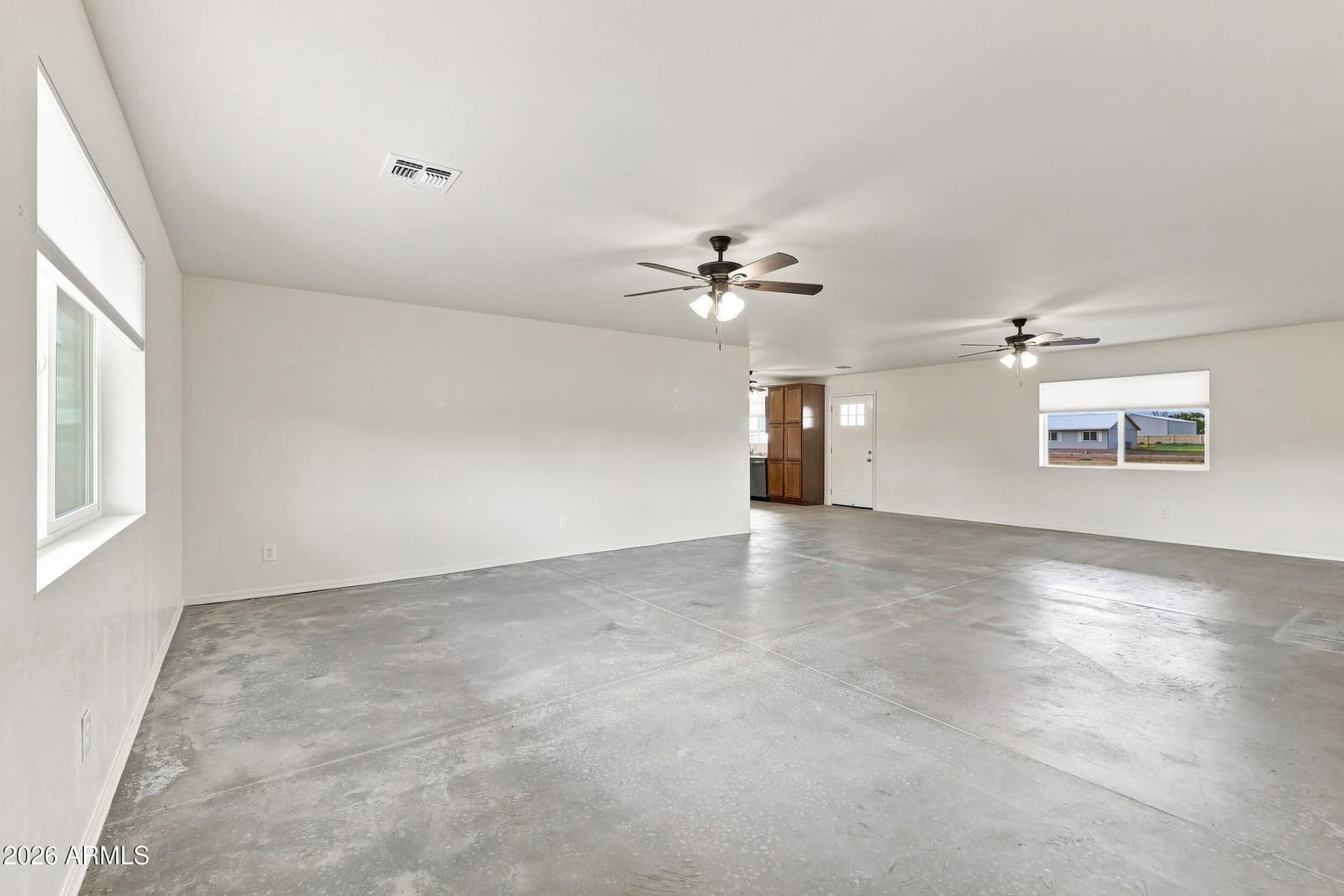327 Halli Jo Loop, Taylor, AZ 85939 — photo 5 of 35
