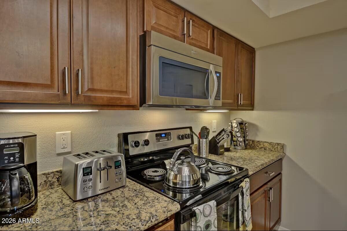 10410 N CAVE CREEK Road 1071, Phoenix, AZ 85020 — photo 9 of 43