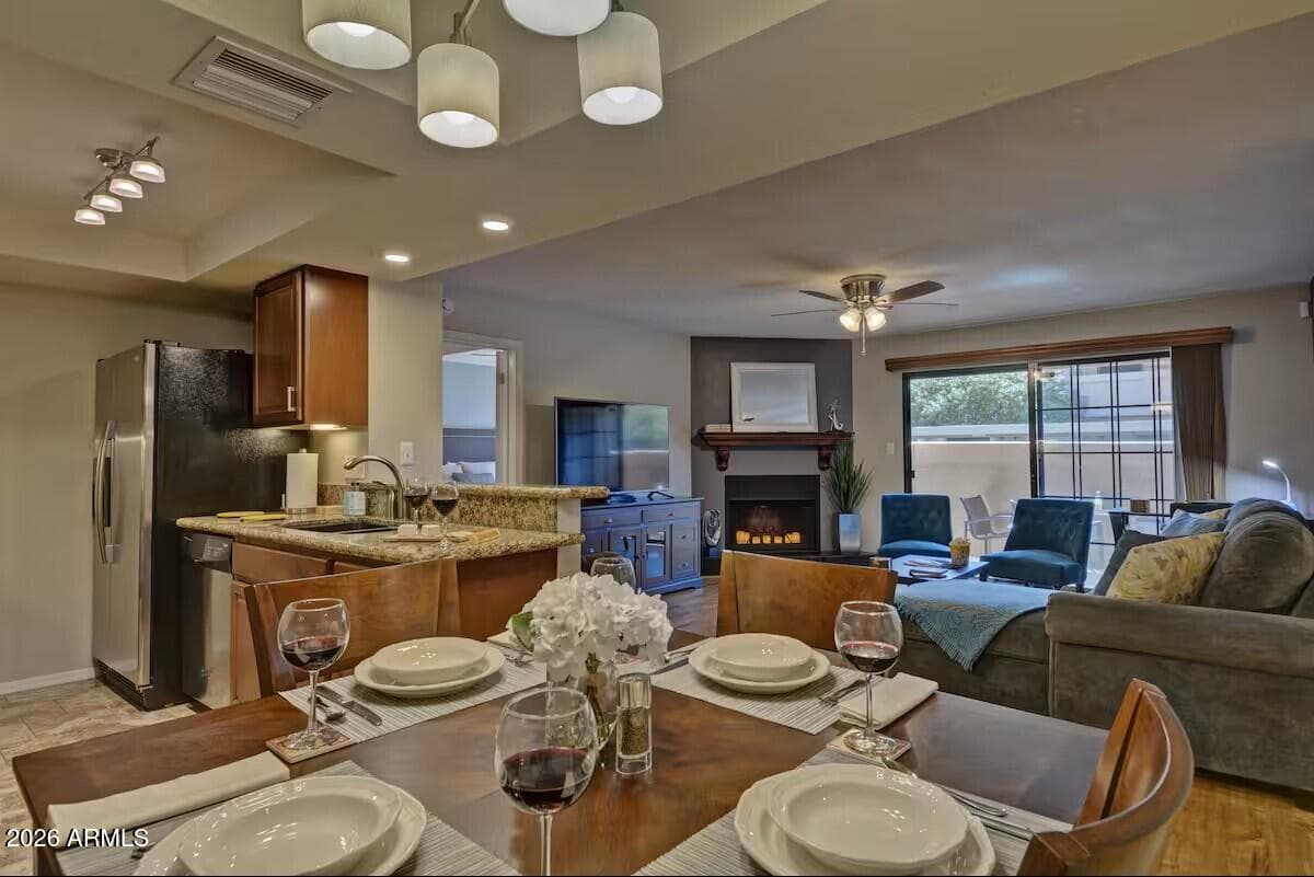 10410 N CAVE CREEK Road 1071, Phoenix, AZ 85020 — photo 3 of 43