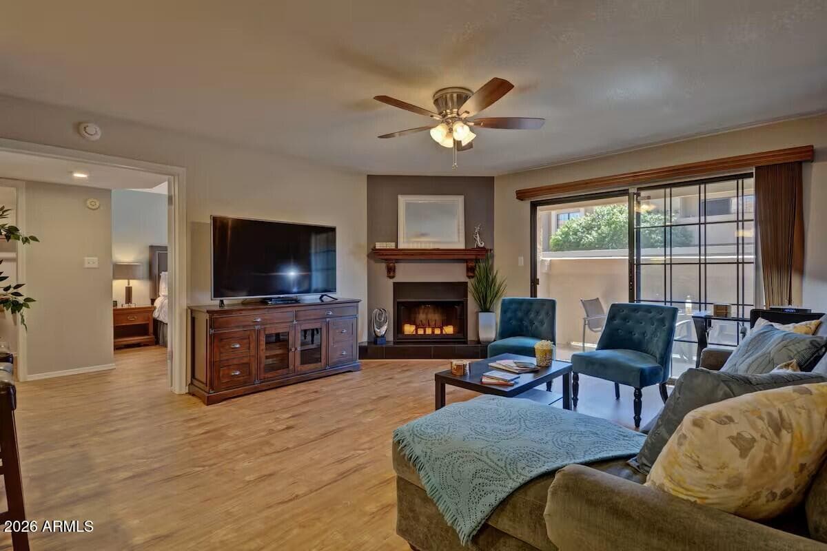 10410 N CAVE CREEK Road 1071, Phoenix, AZ 85020 — photo 4 of 43
