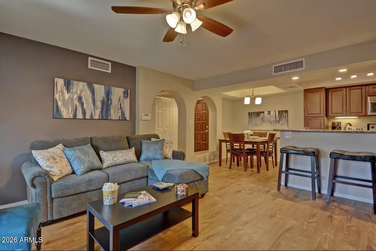 10410 N CAVE CREEK Road 1071, Phoenix, AZ 85020 — photo 6 of 43