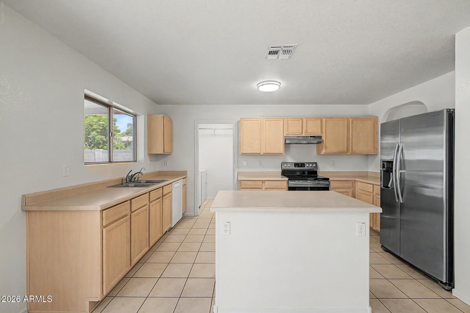 454 W COTTON Lane, Gilbert, AZ 85233 — photo 10 of 26