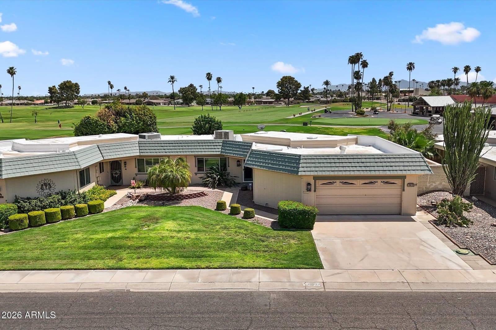 10633 W PINEAIRE Drive, Sun City, AZ 85351 — photo 35 of 40