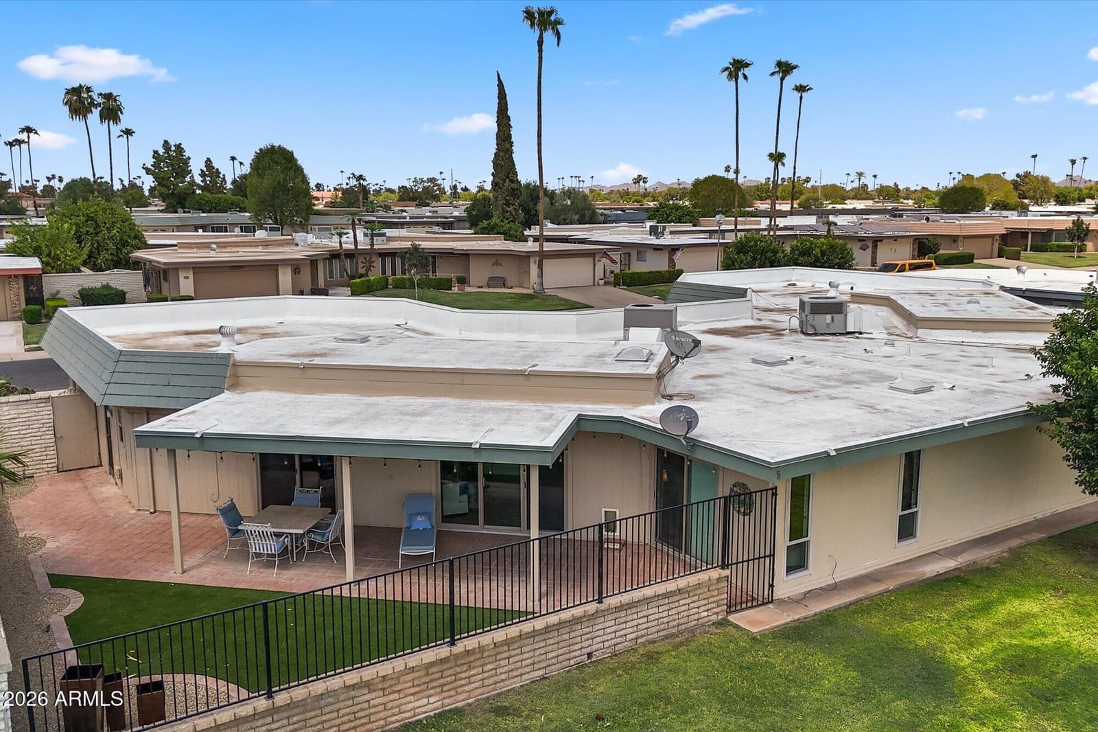 10633 W PINEAIRE Drive, Sun City, AZ 85351 — photo 37 of 40