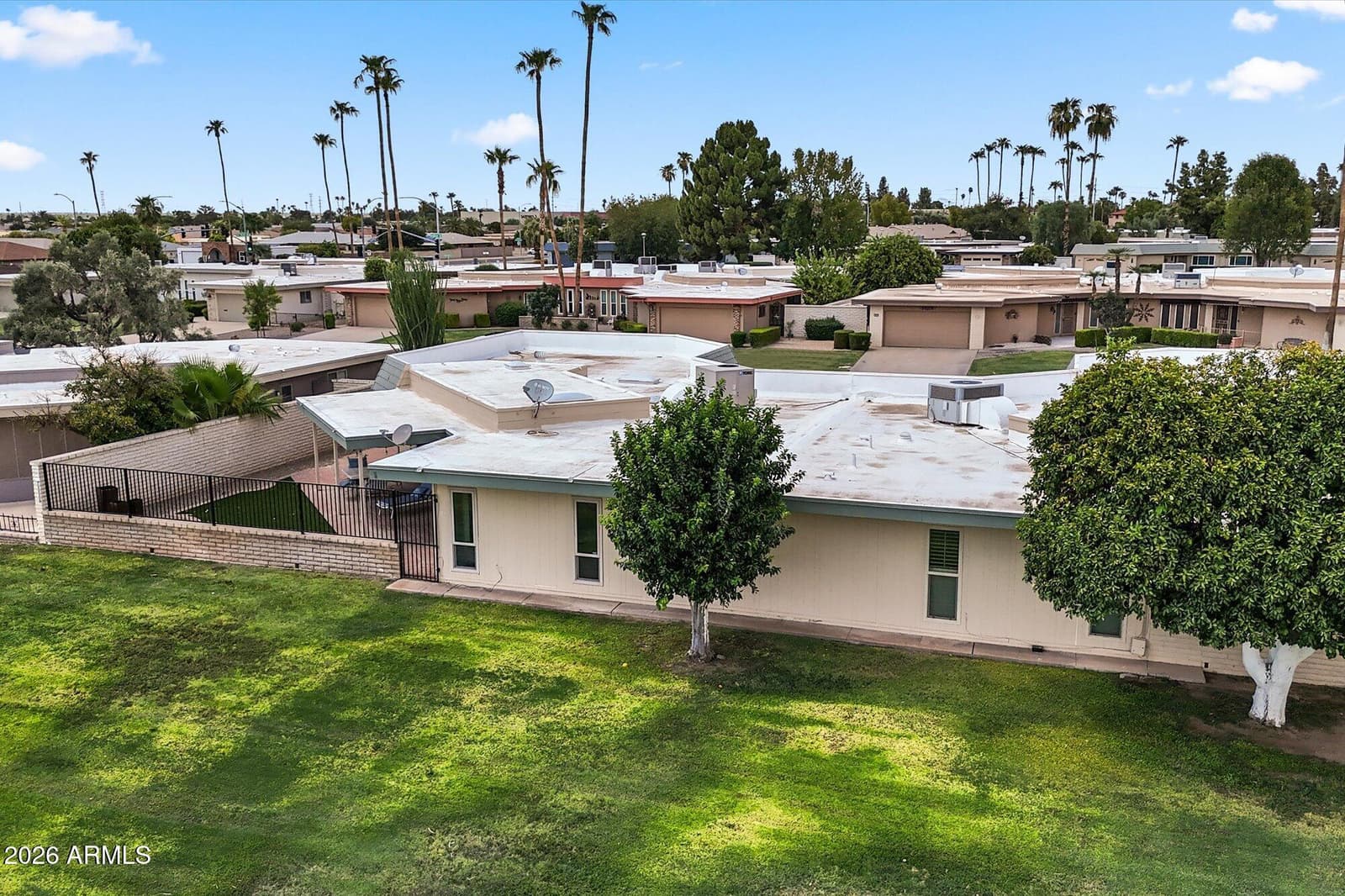 10633 W PINEAIRE Drive, Sun City, AZ 85351 — photo 38 of 40