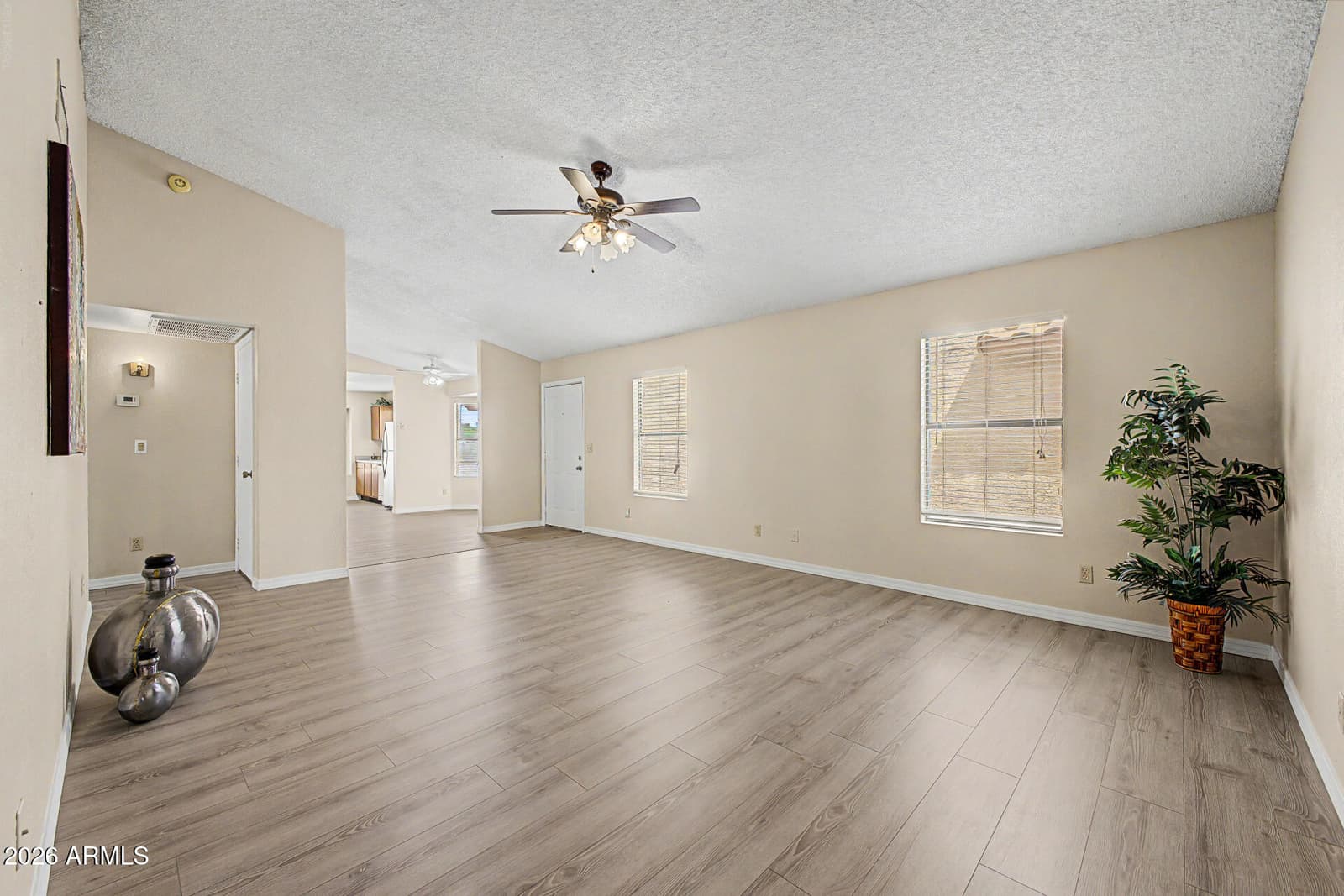 4545 N 67TH Avenue 1086, Phoenix, AZ 85033 — photo 9 of 31