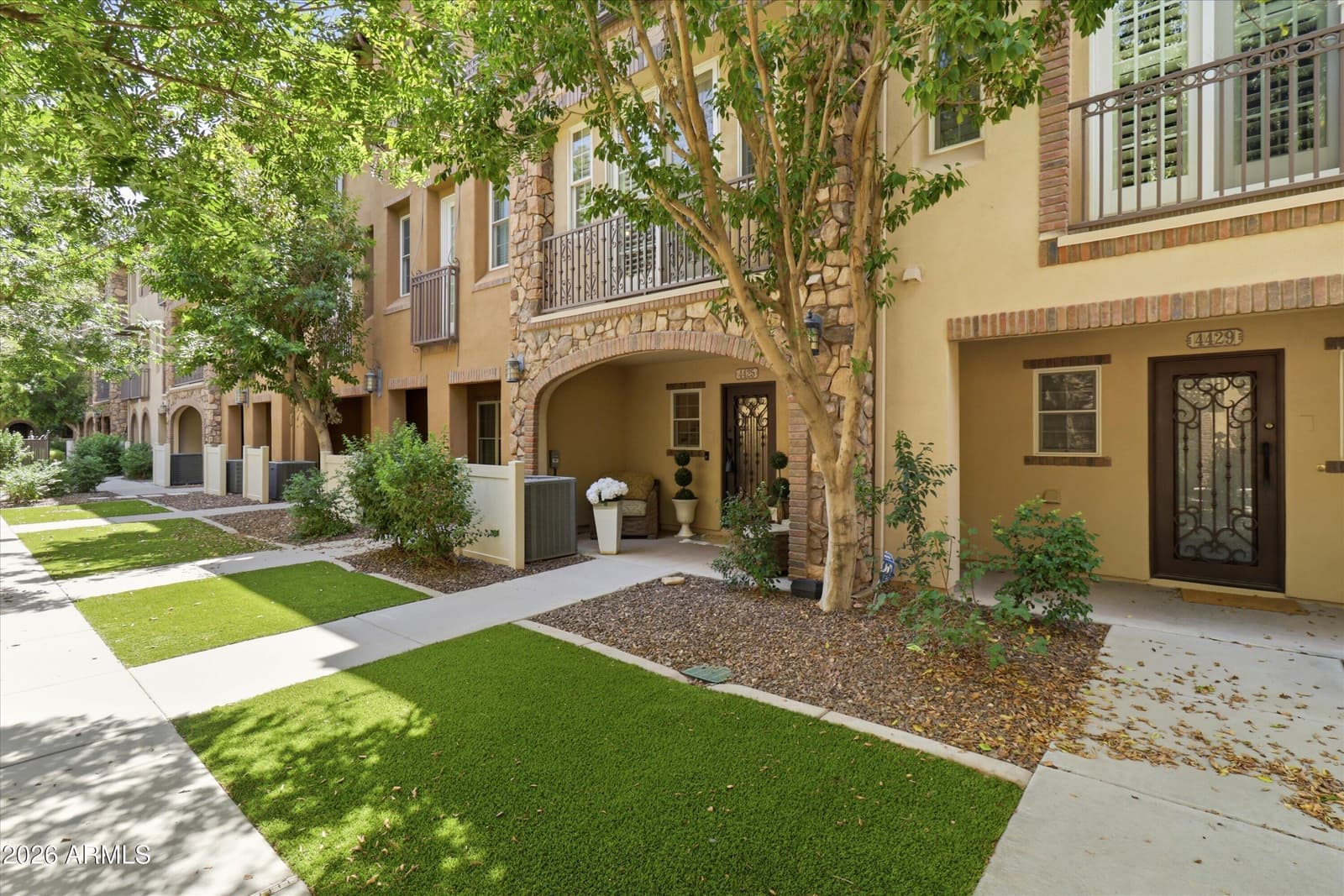 4425 N 24TH Place, Phoenix, AZ 85016 — photo 8 of 34