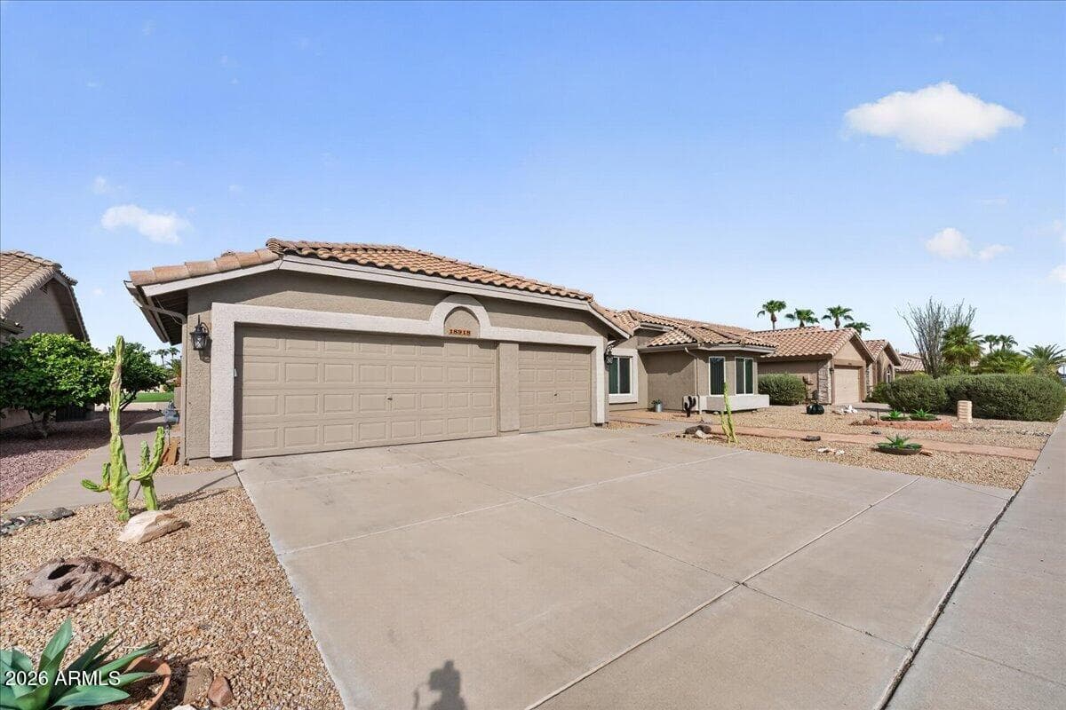 18918 N 88TH Drive, Peoria, AZ 85382 — photo 5 of 57