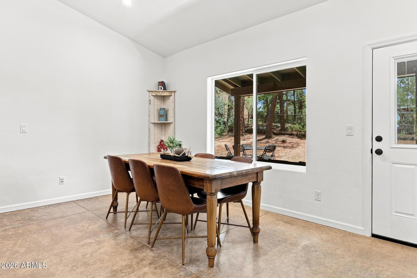 201 W CHATEAU Circle, Payson, AZ 85541 — photo 9 of 24
