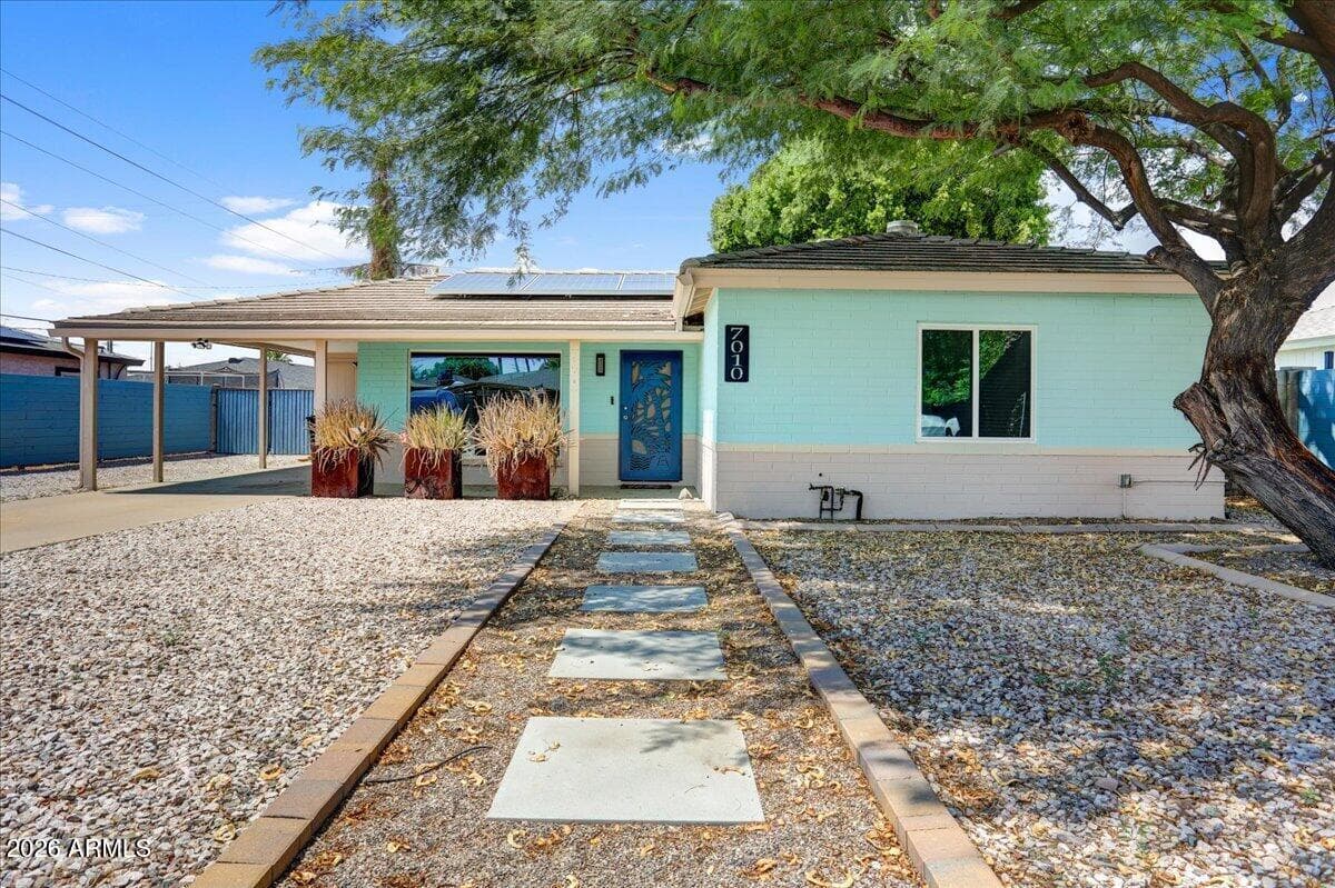 7010 N 11TH Place, Phoenix, AZ 85020