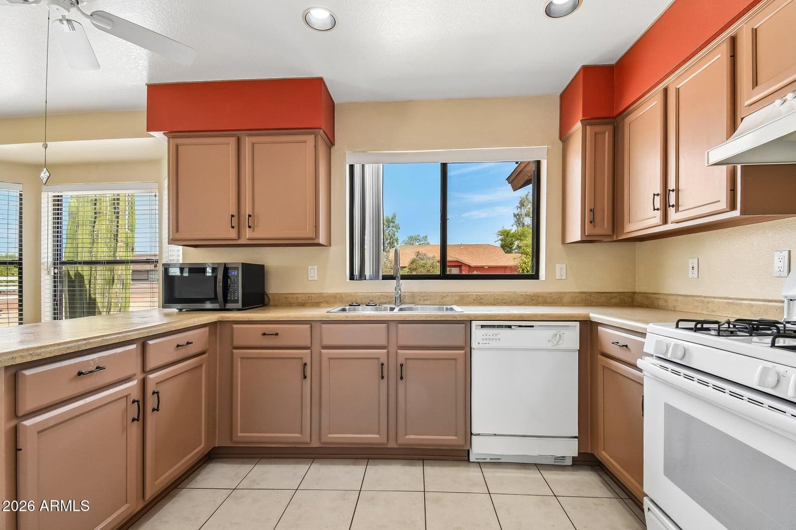 35942 N 10TH Street, Phoenix, AZ 85086 — photo 10 of 54