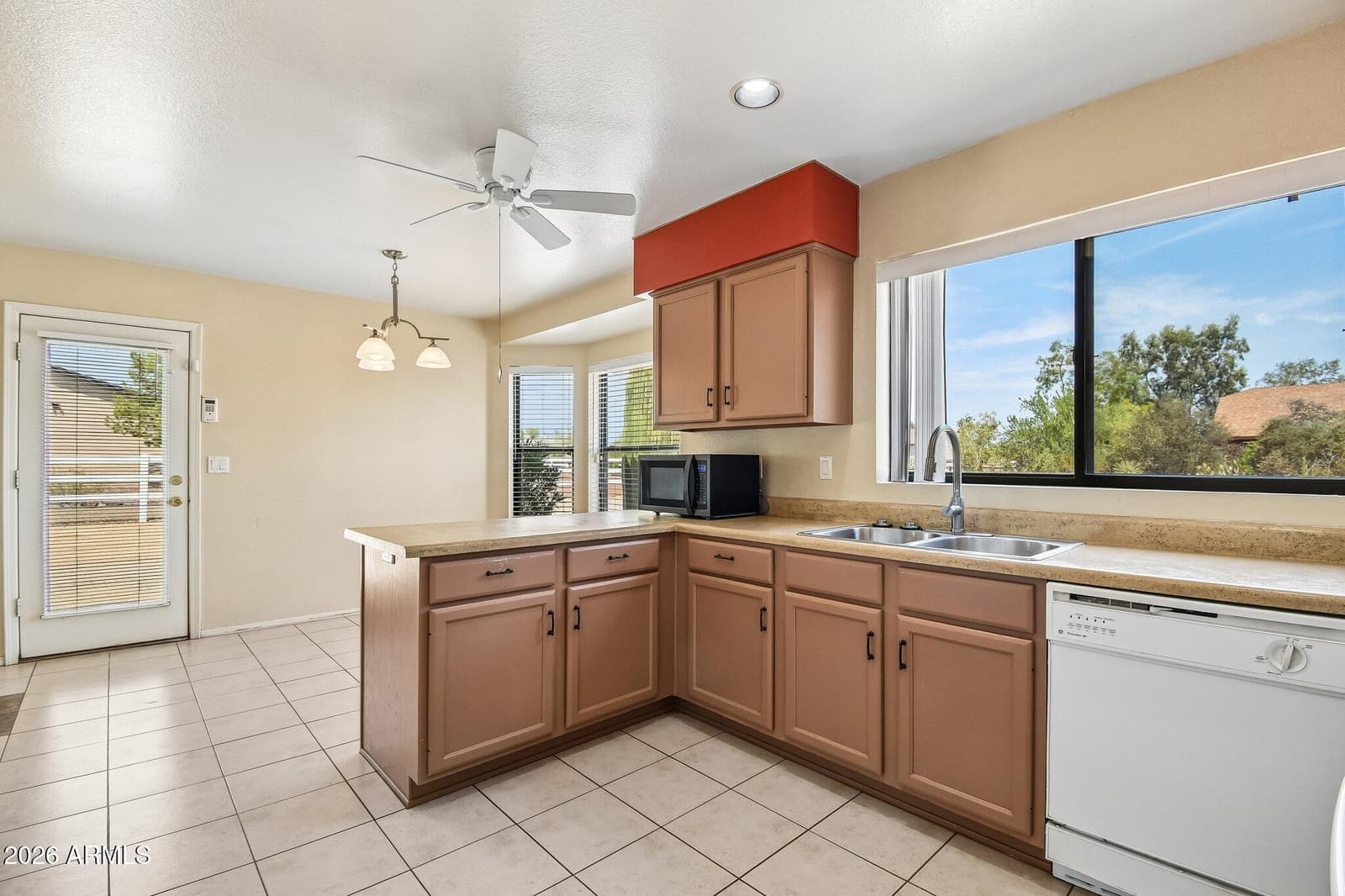 35942 N 10TH Street, Phoenix, AZ 85086 — photo 11 of 54
