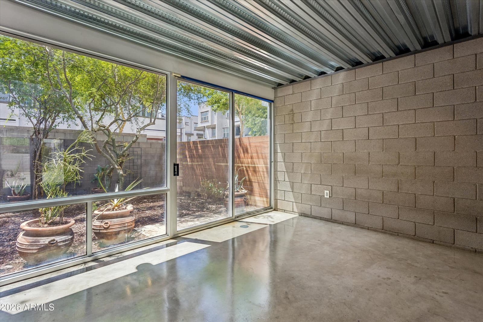727 E PORTLAND Street 33, Phoenix, AZ 85006 — photo 2 of 30